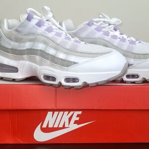Nike Air Max 95 White & Light Purple Sneakers